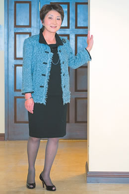 Cathy Iwai: Linda Iki 'Kolea' gray, white and black wool boucle jacket with black collar $760, cap-s