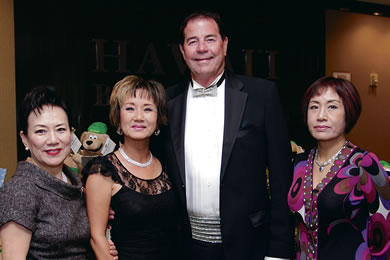 Janna Chung, Sunae and Geoff Davis, and Juliet Lee