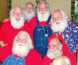 Santas are chillin’ at the fourth annual<br />
Naturally Santa convention