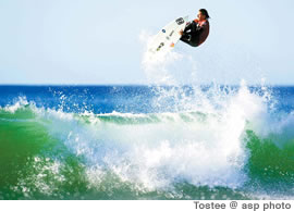 Andy Irons gets high at J-Bay for the Billabong Pro ... but not high enough