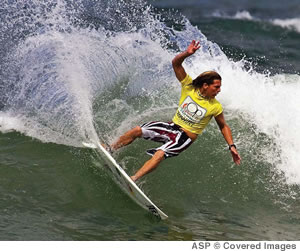Andy Irons lead the Vans Triple Crown charge with speed and agility at Ali‘i Beach Park