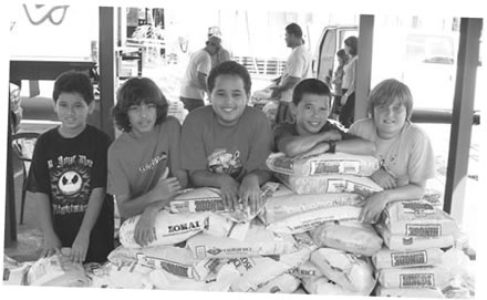 ASSETS Students Collect Rice for Hawaii Foodbank