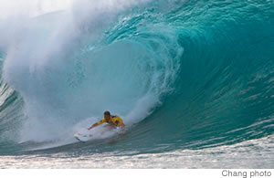 Andy Irons in winning form in the 2006 Pipemasters