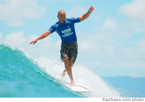 Kamu Auwae stepping into first place in the Shaka Longboard Series 2 at Queen's June 22