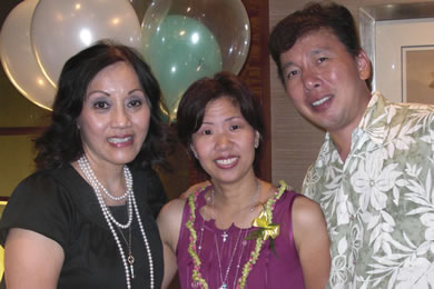 Guests enjoyed hors d'oeuvres by Chai Chaowasaree with Stephanie Chan and Lily Fukushima.