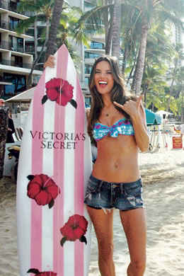 Victoria's Secret opened its newest Hawaii store at Waikiki Shopping Plaza on Kalakaua Avenue Oct 11