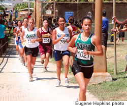 The varsity girls sprint to the finish line at Koko Head District Park