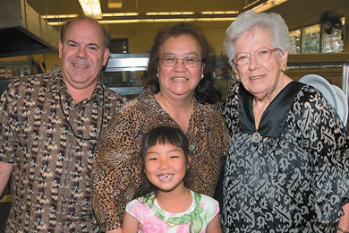 Darrell, Yvonne and Jordyn Perreira, Carole Moniz